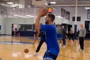 詹姆斯在节目中称赞亚历山大：确实很有乔丹的感觉！