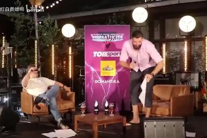 名场面！瓦兰节目上玩游戏抽到詹姆斯，做出了哭鼻子和假摔的动作